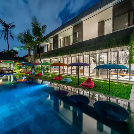 Villa Simpatico Spacious 6 Bedroom Villa Retreat In Central Seminyak