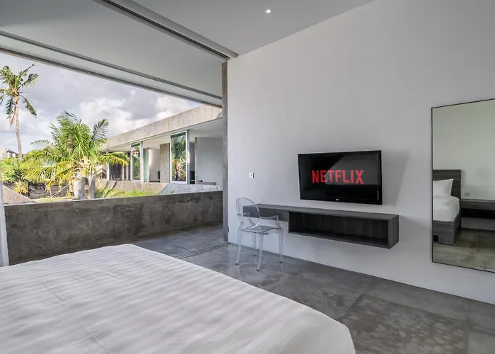 Simpatico Spacious 6 Bedroom Retreat In Seminyak