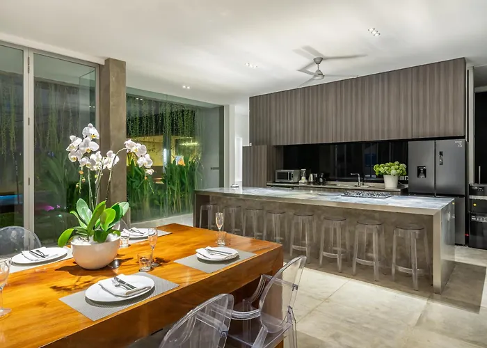 Simpatico Spacious 6 Bedroom Retreat In * Seminyak