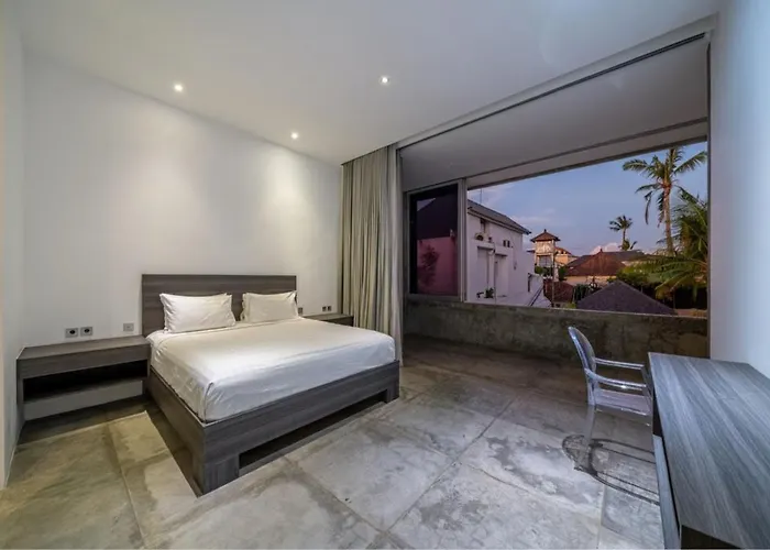 Simpatico Spacious 6 Bedroom Retreat In * Seminyak